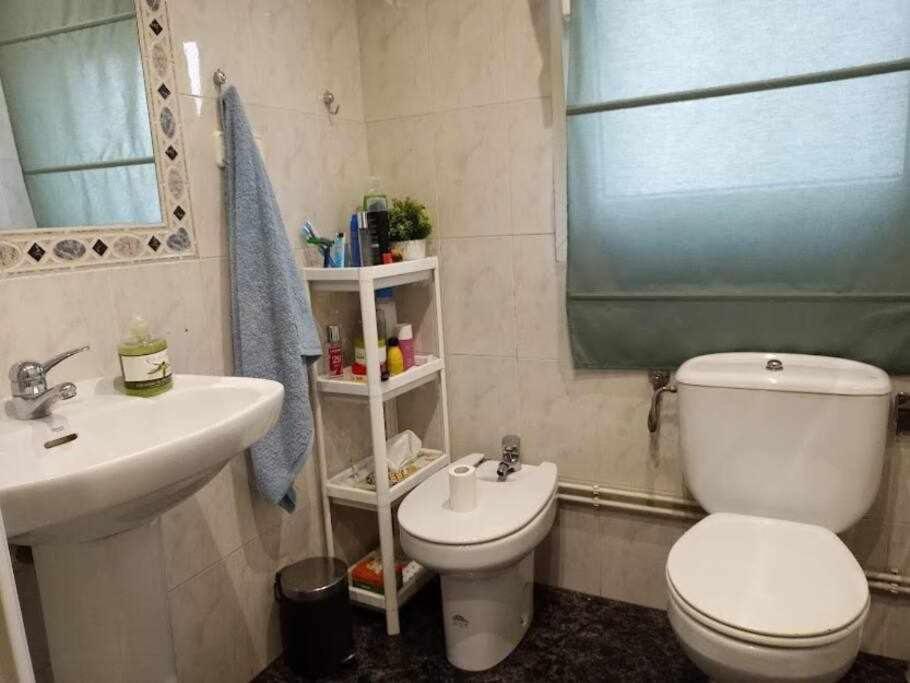 Fliphouse Rooms Pension Билбао Екстериор снимка