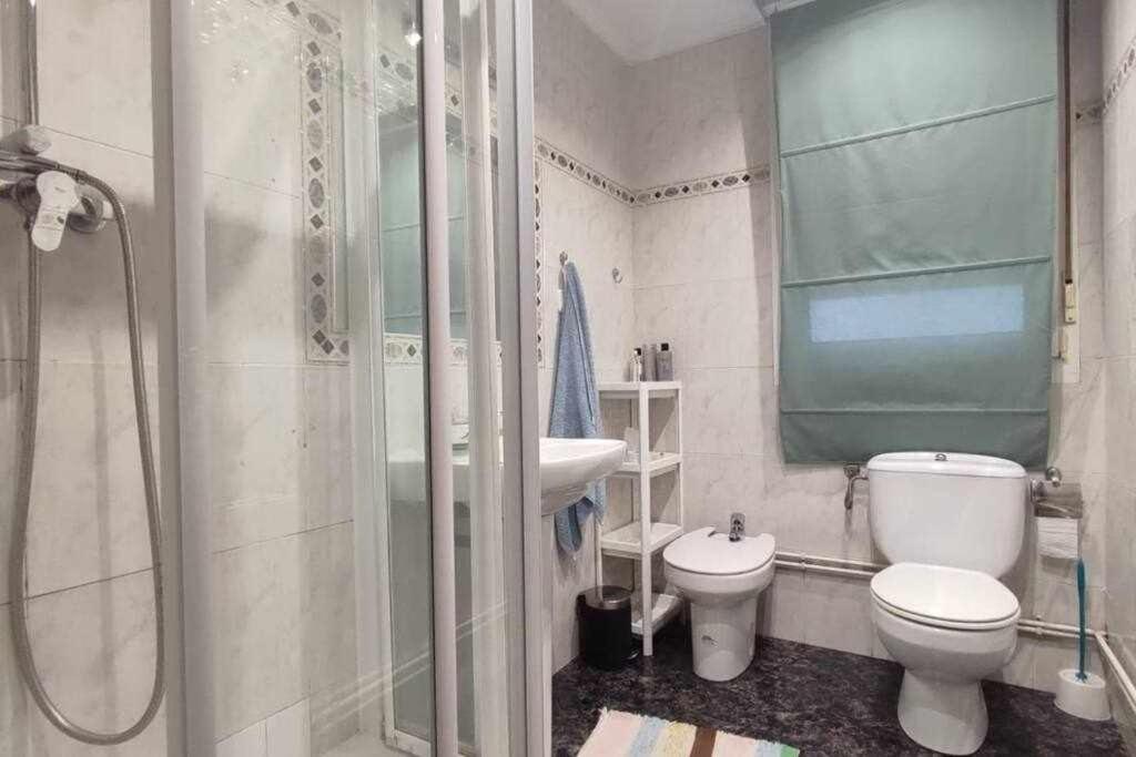 Fliphouse Rooms Pension Билбао Стая снимка