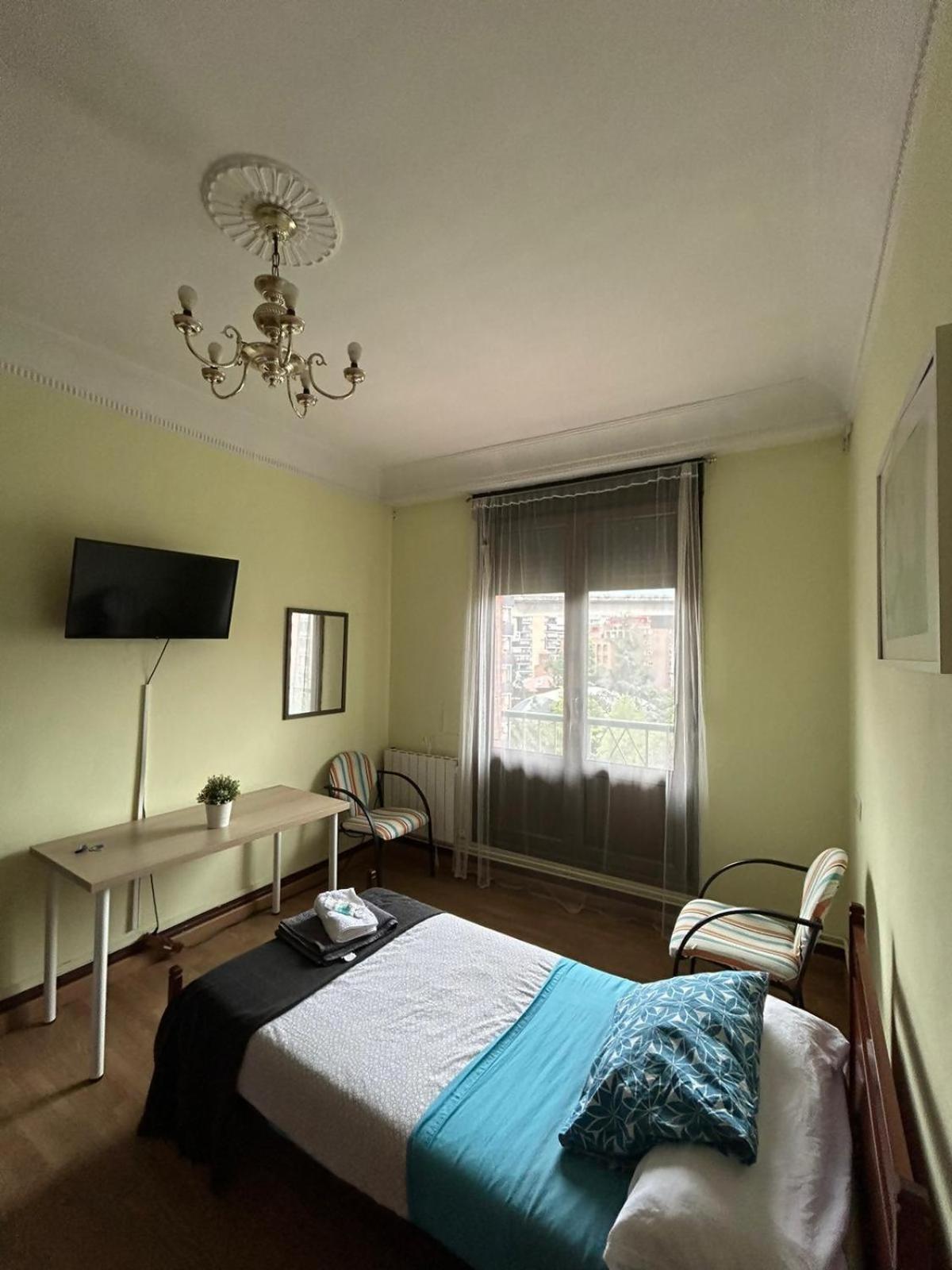 Fliphouse Rooms Pension Билбао Екстериор снимка