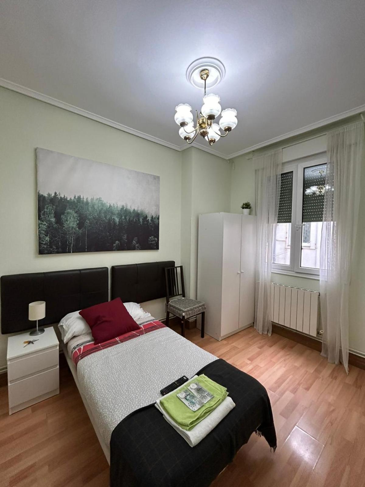 Fliphouse Rooms Pension Билбао Екстериор снимка