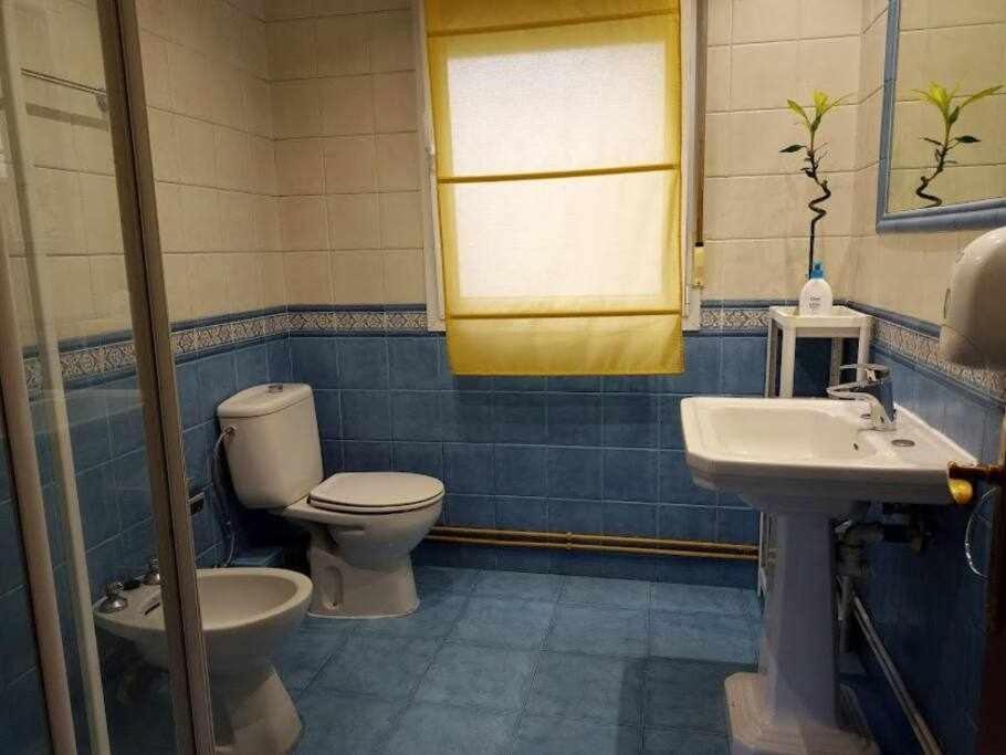 Fliphouse Rooms Pension Билбао Екстериор снимка