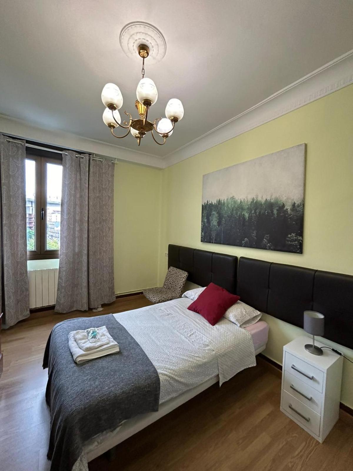 Fliphouse Rooms Pension Билбао Екстериор снимка
