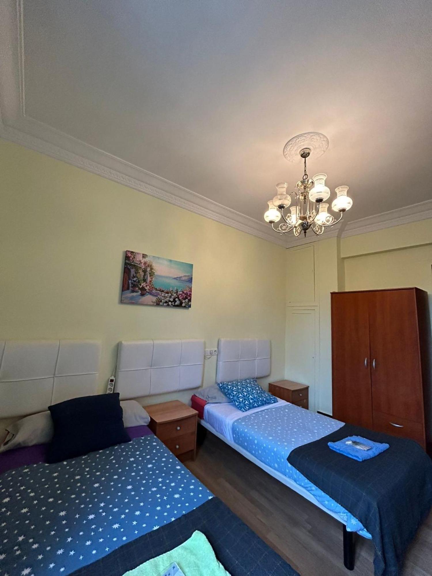 Fliphouse Rooms Pension Билбао Екстериор снимка